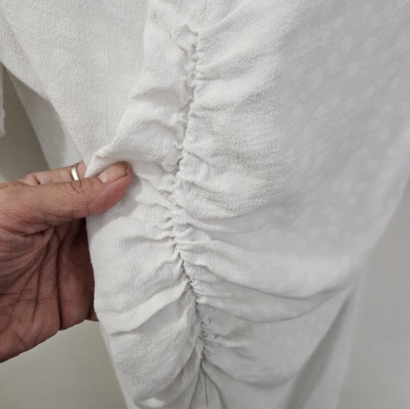 Zara Sz.L White Polka Dot 3/4 Sleeve - Picture 4 of 12
